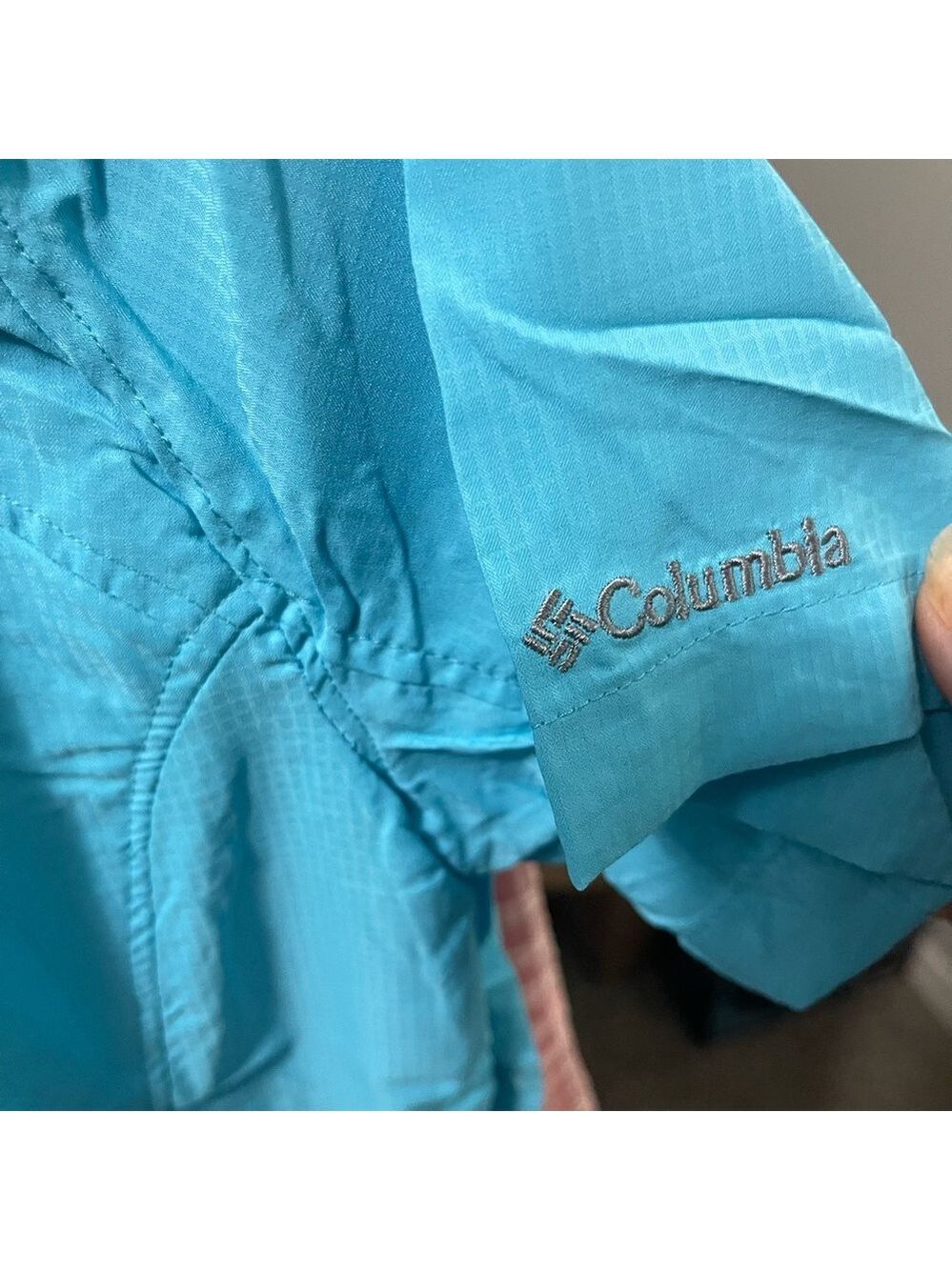 Columbia button down short sleeve top Omni shade vents in back Size L/G. New - Picture 2 of 6